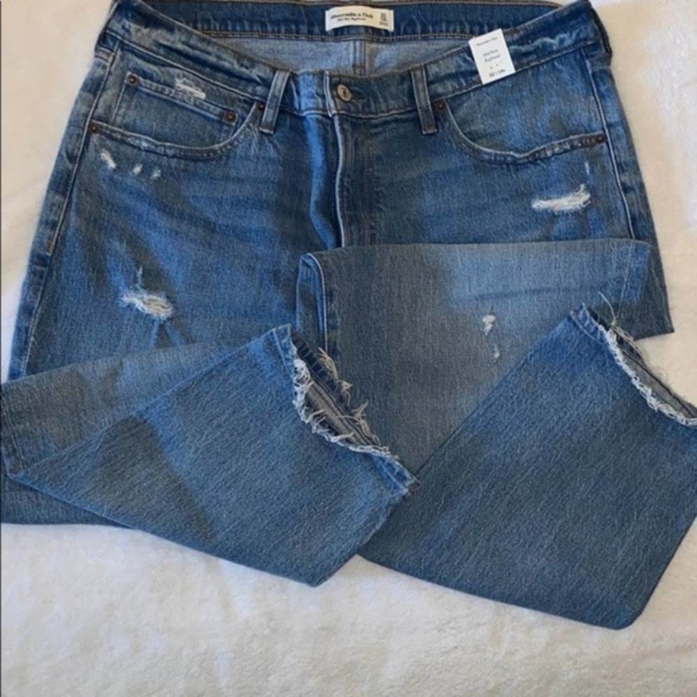 Mid Rise Boyfriend Jeans​ - Picture 10 of 10